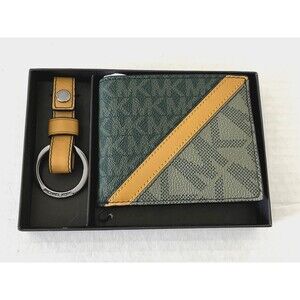 New Michael Kors Cooper Men's Billfold Wallet with Key Fob Olive / Army Green